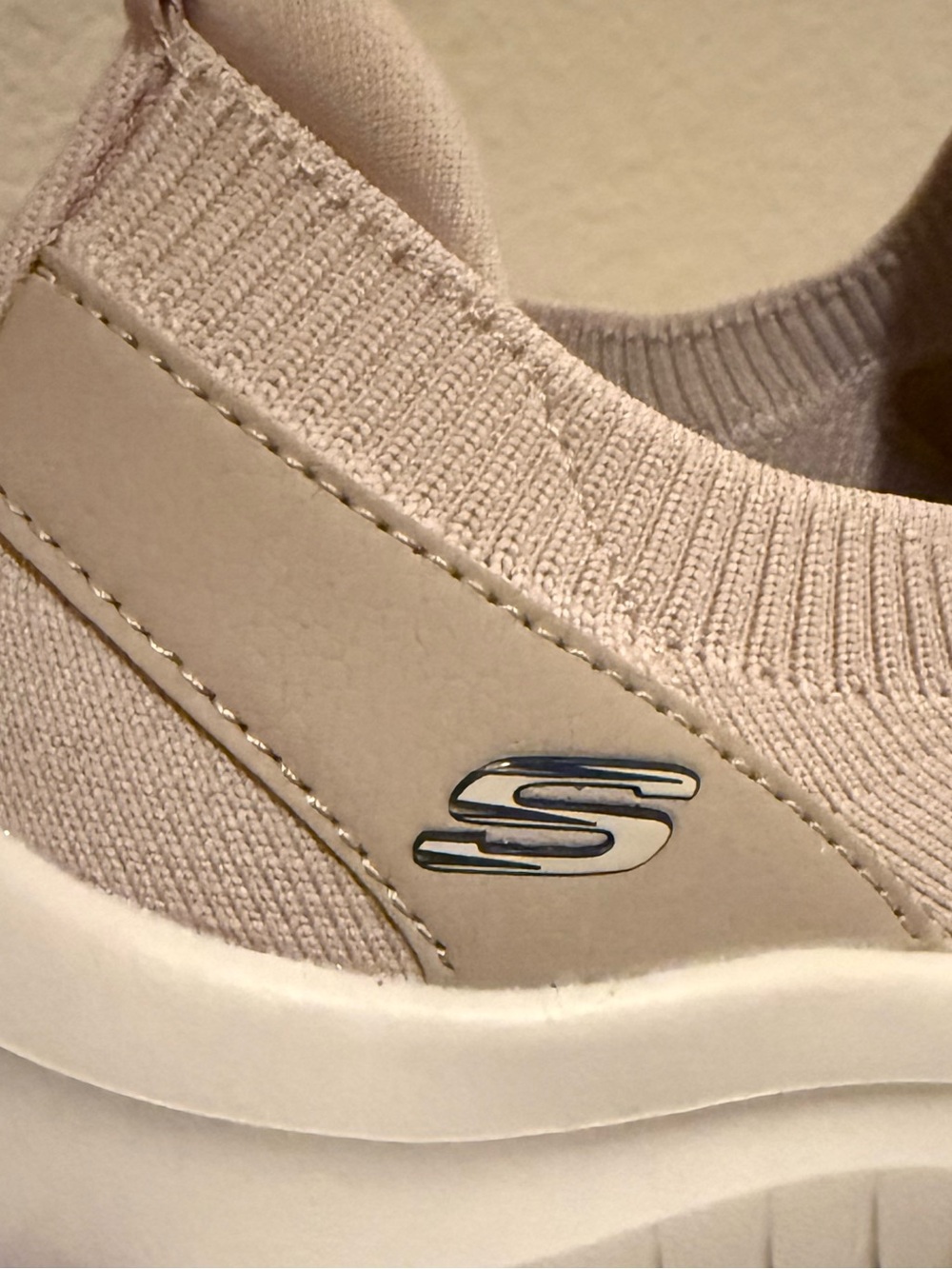 Skechers Women's Beige Knit Lace-Up Slip-On Sneaker NWOT - Picture 6 of 8